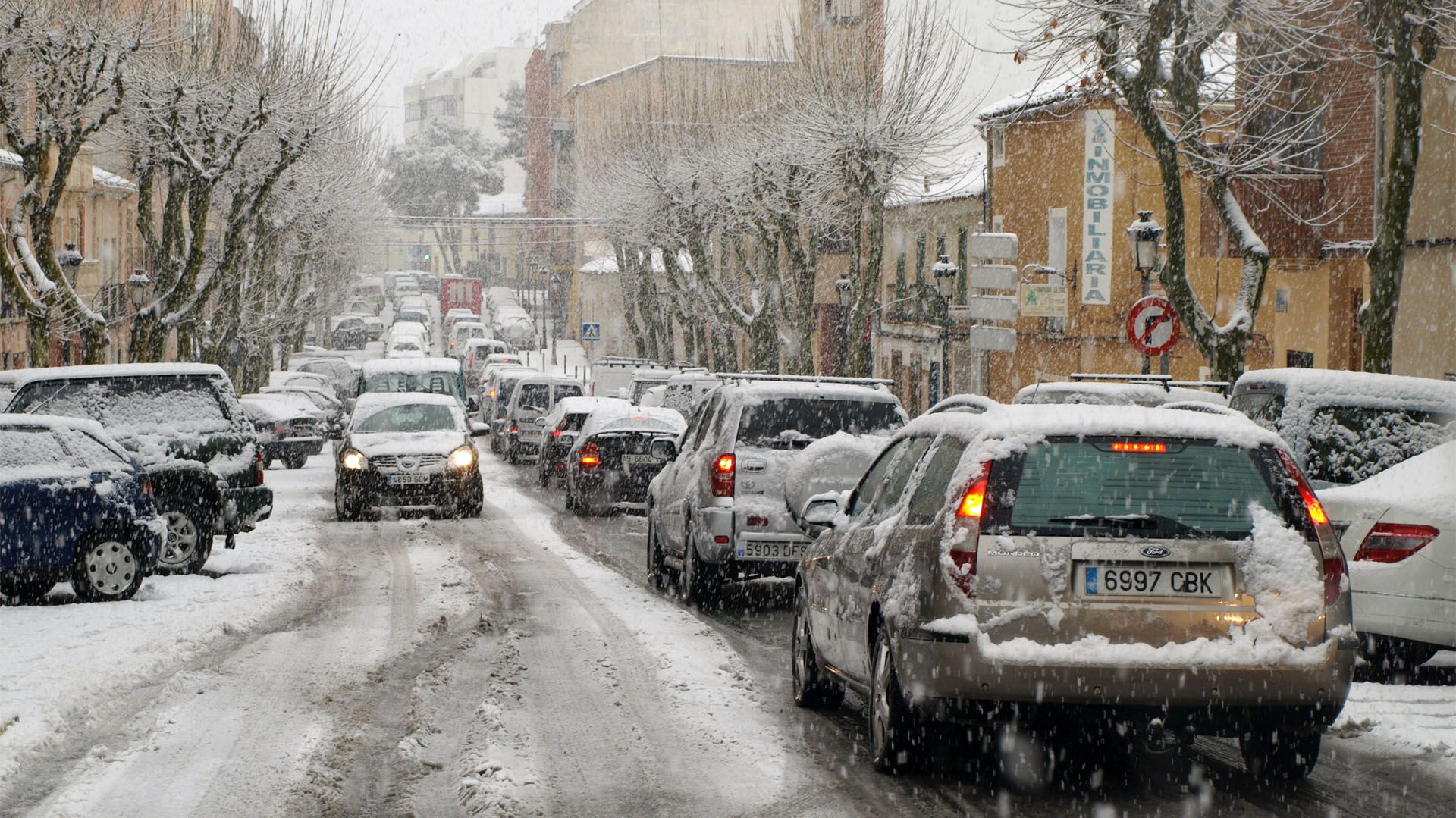 Nieve en las calles de Almansa